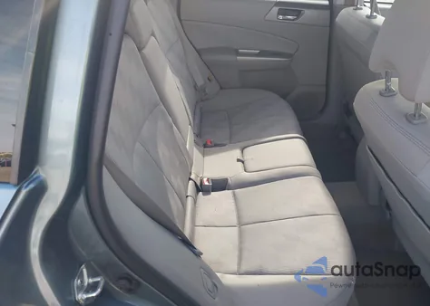 2010 Subaru Forester 2.5X Premium из США, поврежденный, VIN JF2SH6CC3AG916126